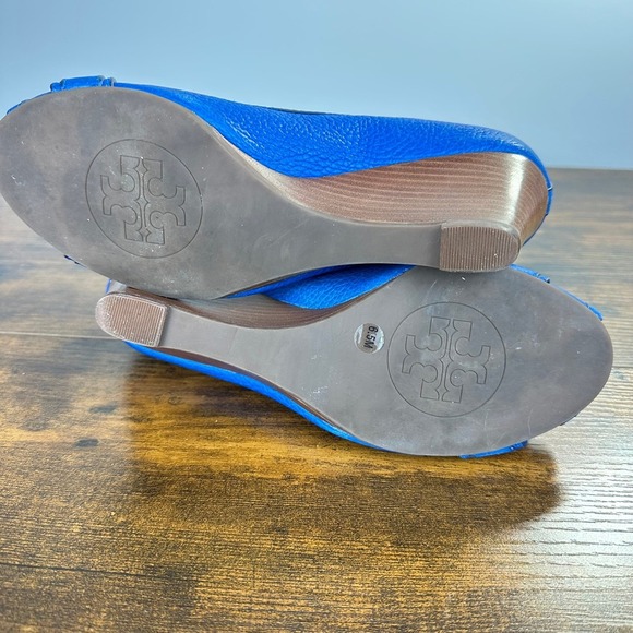 Tory Burch Natalya pebbled leather wedge open toe shoes Blue Size 6.5 - Picture 9 of 11